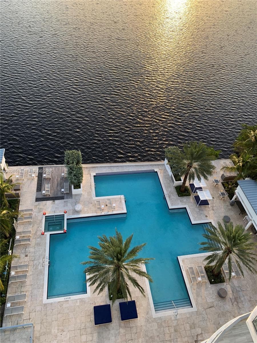 17111 Biscayne Blvd 1109 photo 4
