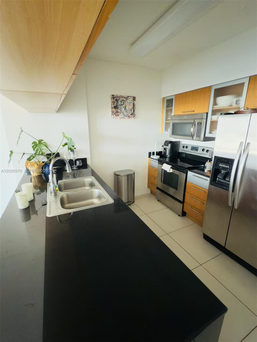 1750 N Bayshore Dr 1612 photo 7