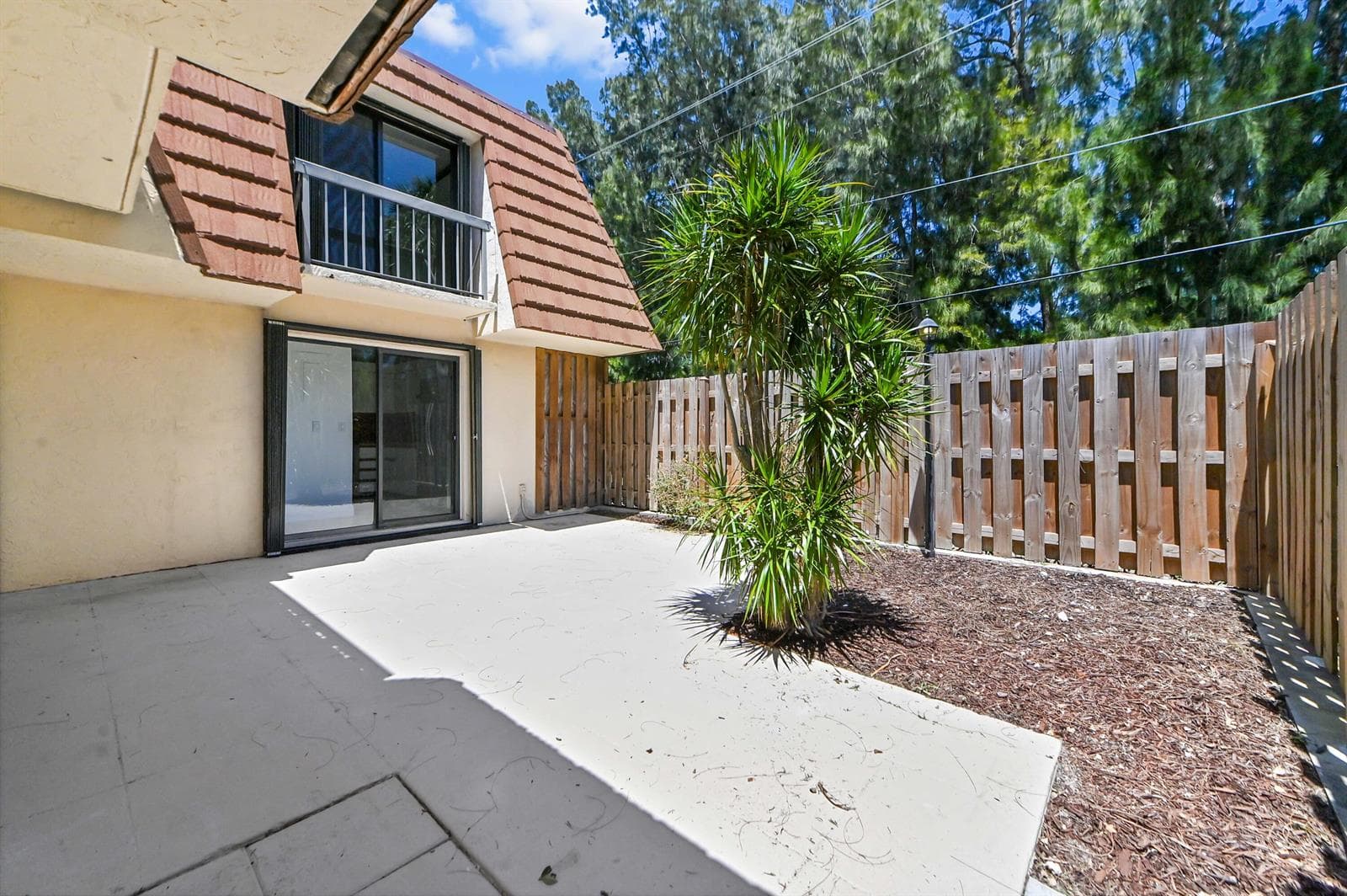 825 Center Street 12a photo 2