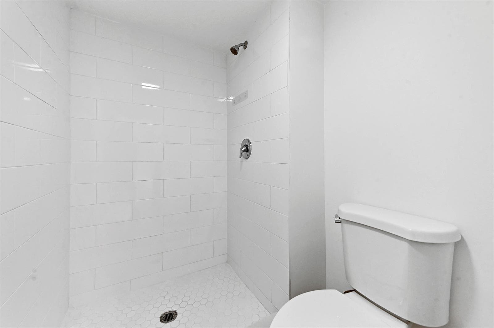 825 Center Street 12a photo 18