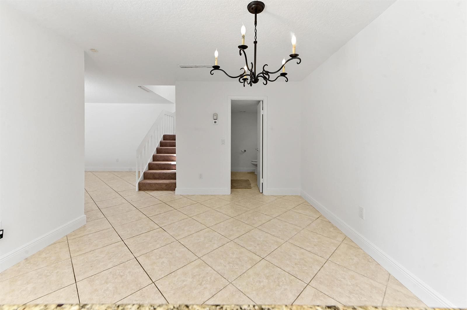 825 Center Street 12a photo 8