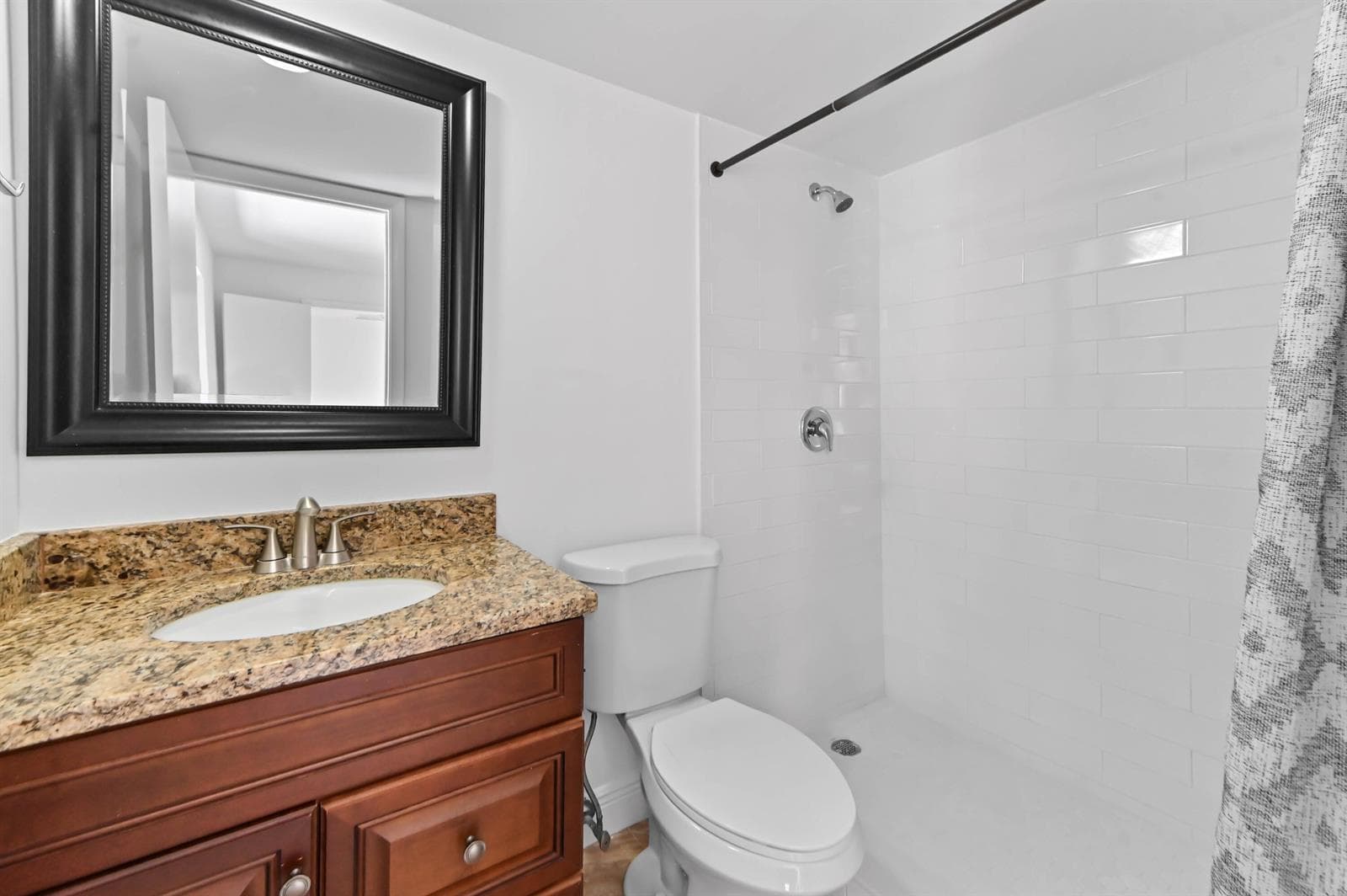 825 Center Street 12a photo 21