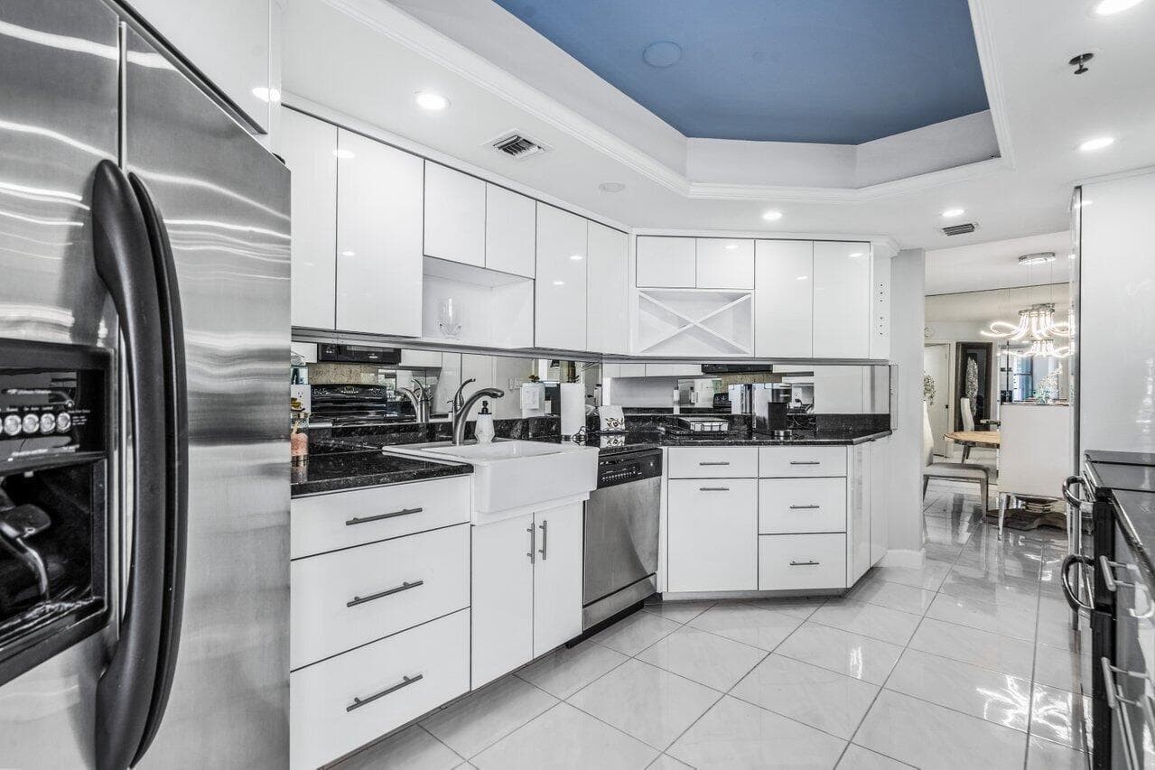 5200 N Ocean Drive 102 photo 13