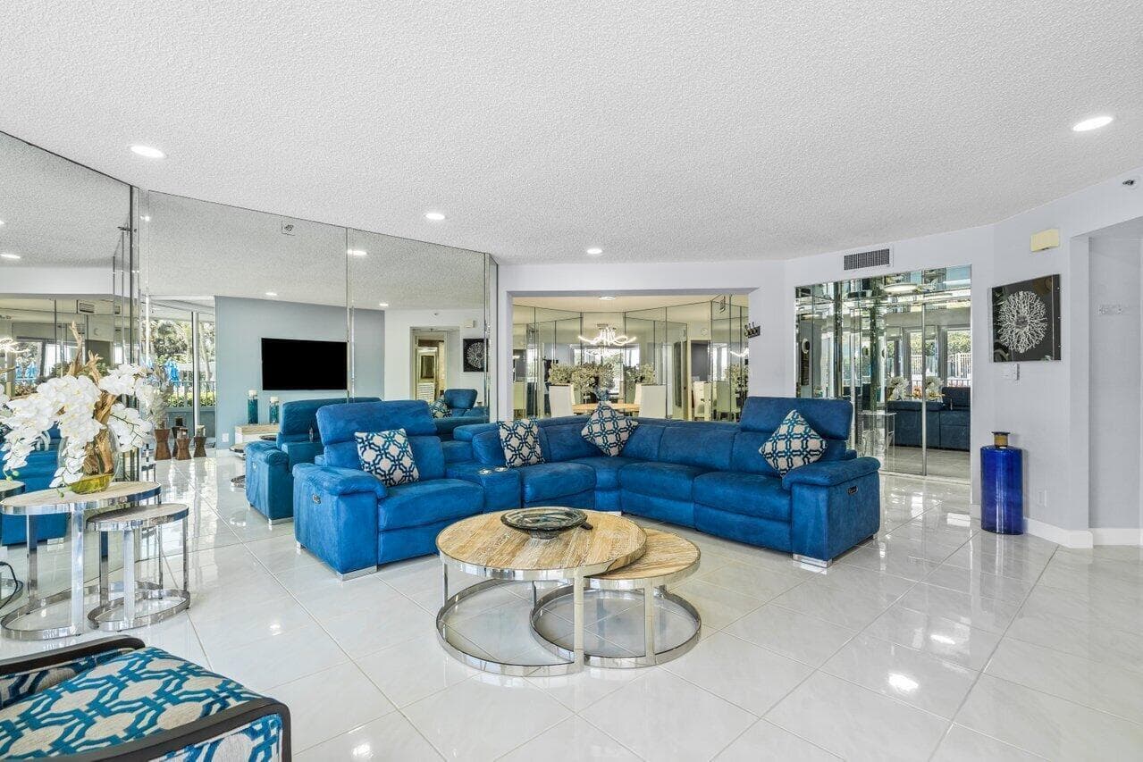 5200 N Ocean Drive 102 photo 8
