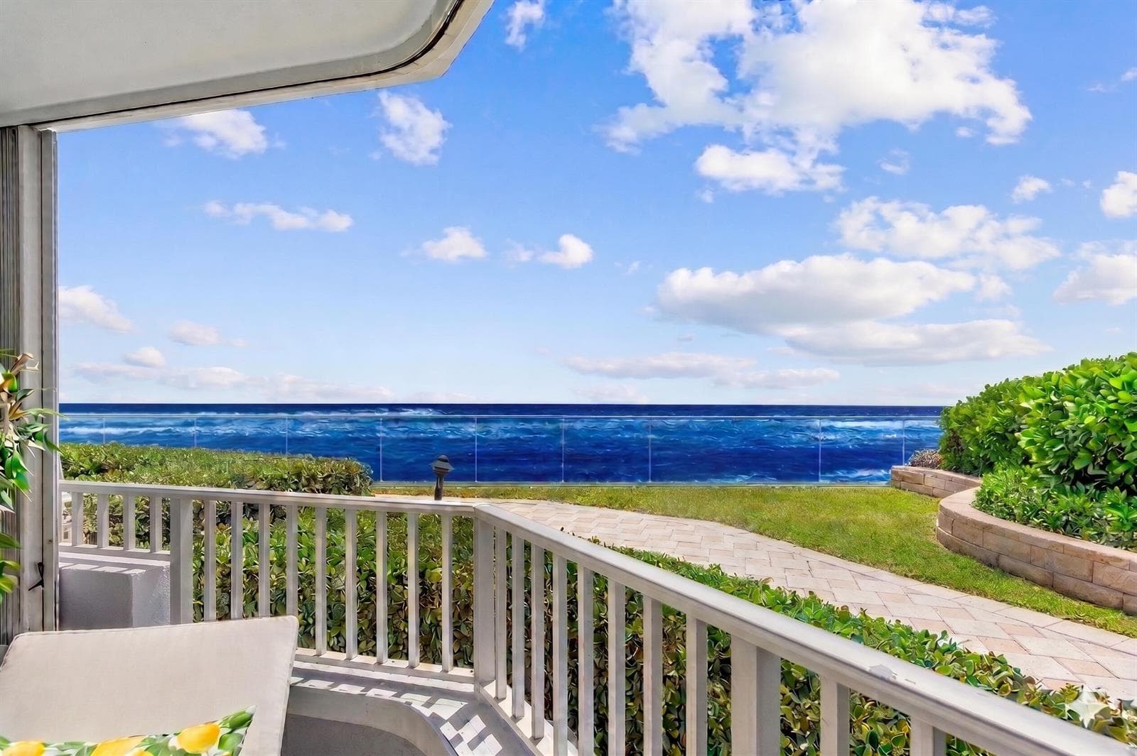 5200 N Ocean Drive 102 photo 2
