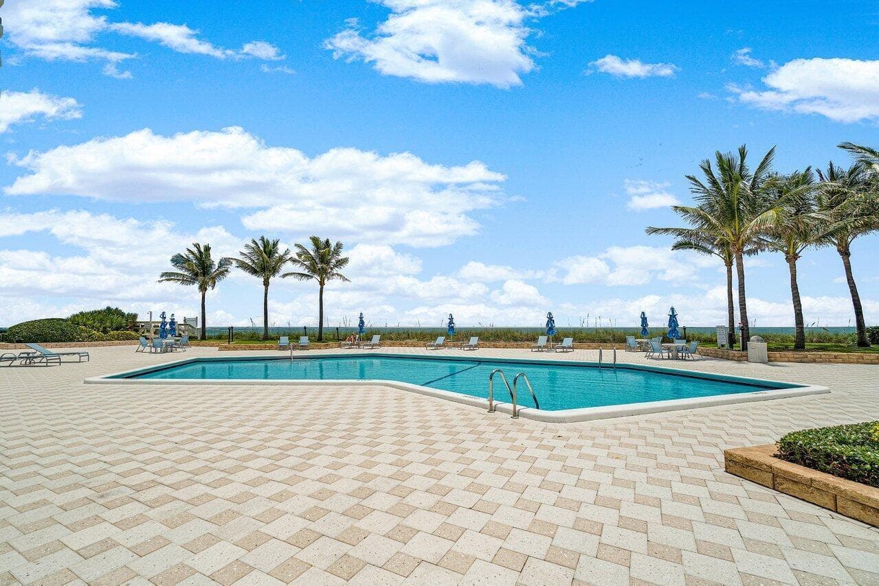 5200 N Ocean Drive 102 photo 21