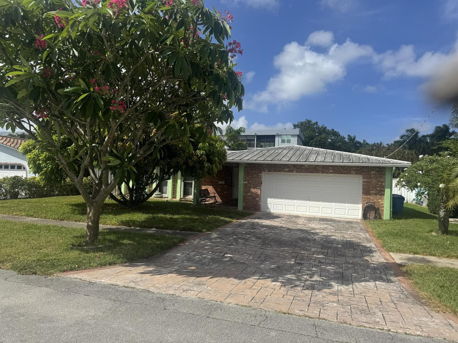 1641 NW 36th Court photo 2