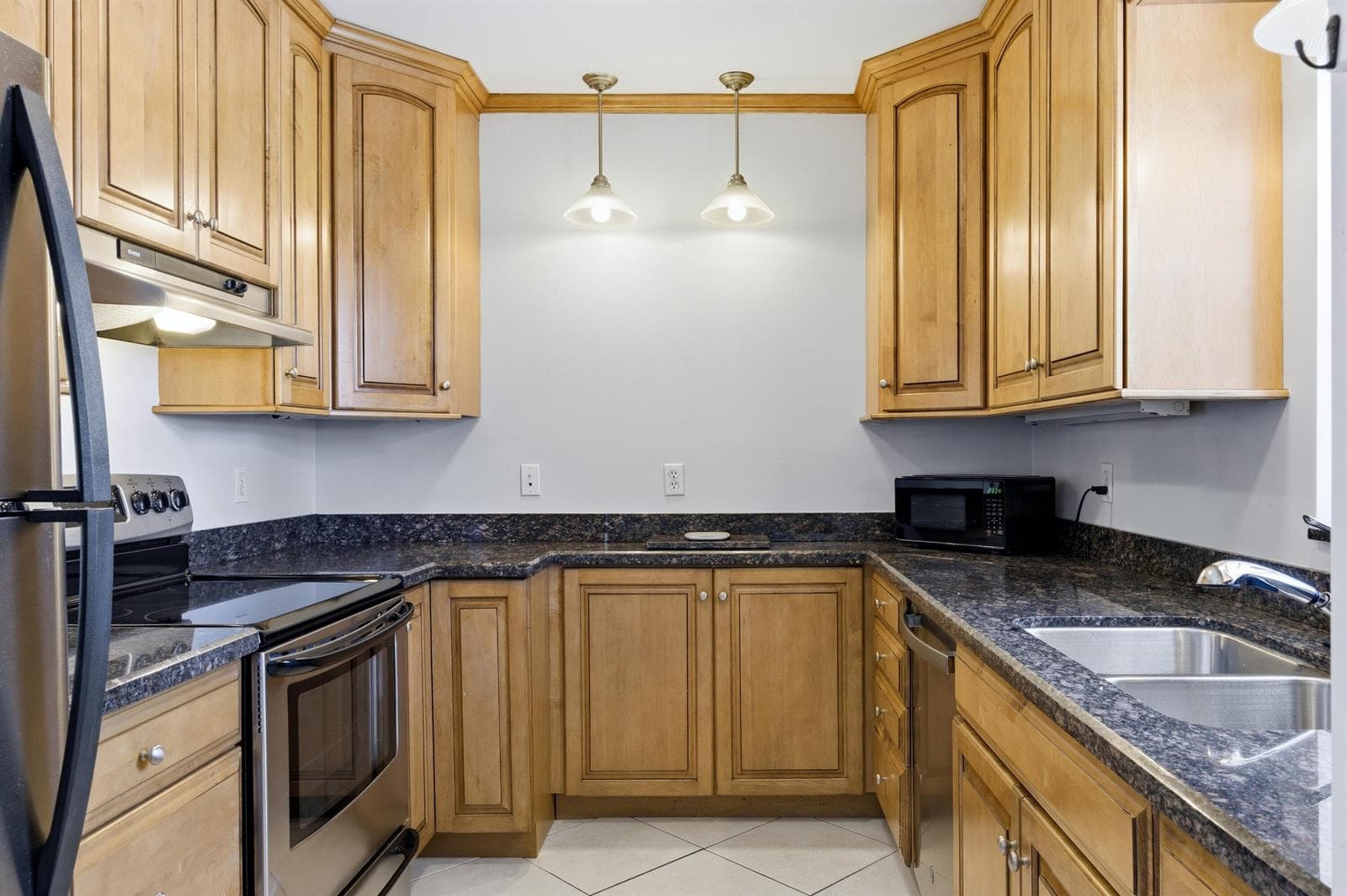 120 Lehane Terrace 202 photo 6