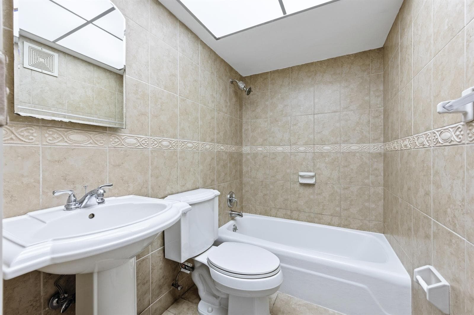 120 Lehane Terrace 202 photo 14