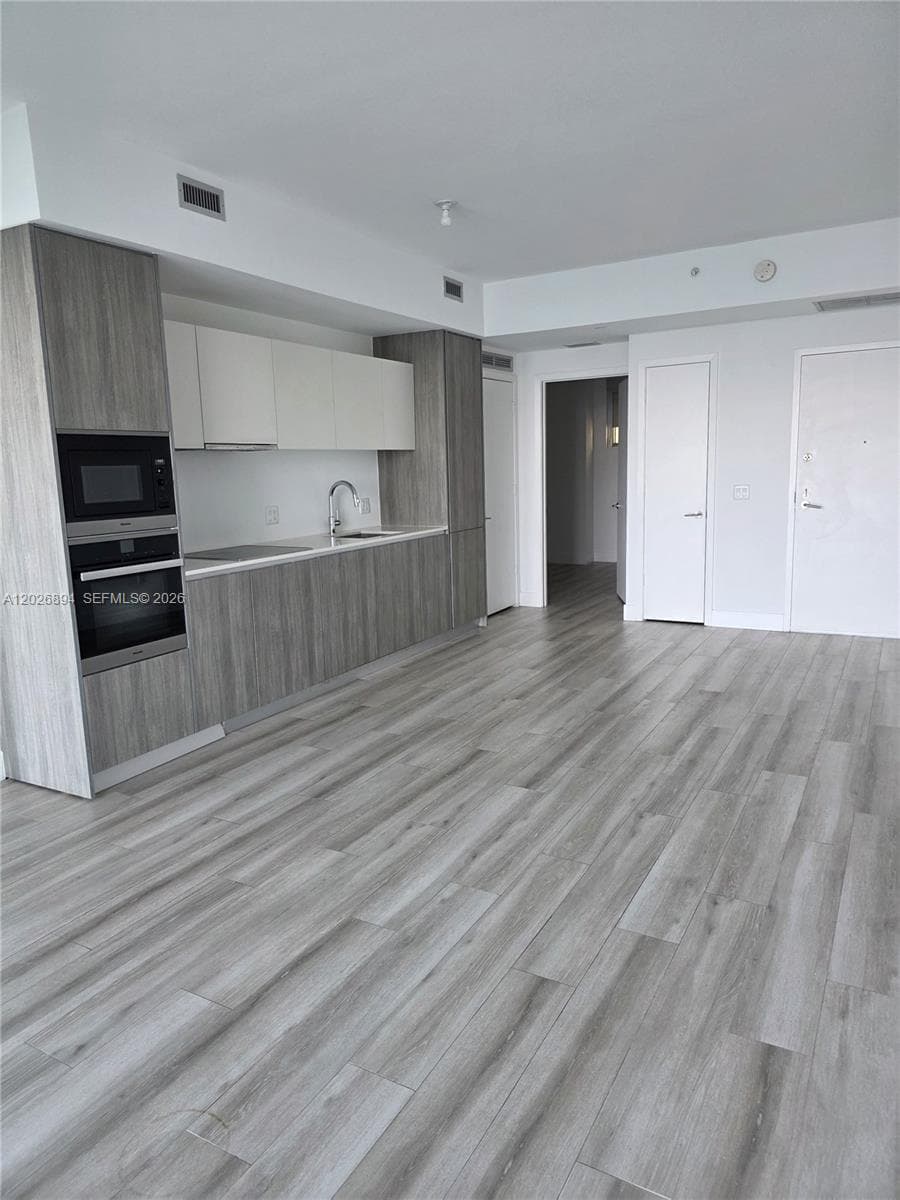 2900 NE 7th Ave 906 photo 5