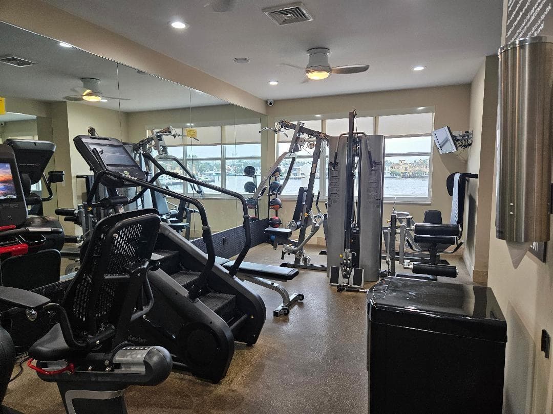 511 Bayshore Drive 405 photo 12