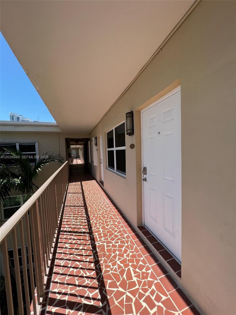 2600 S Ocean Dr S307 photo 4