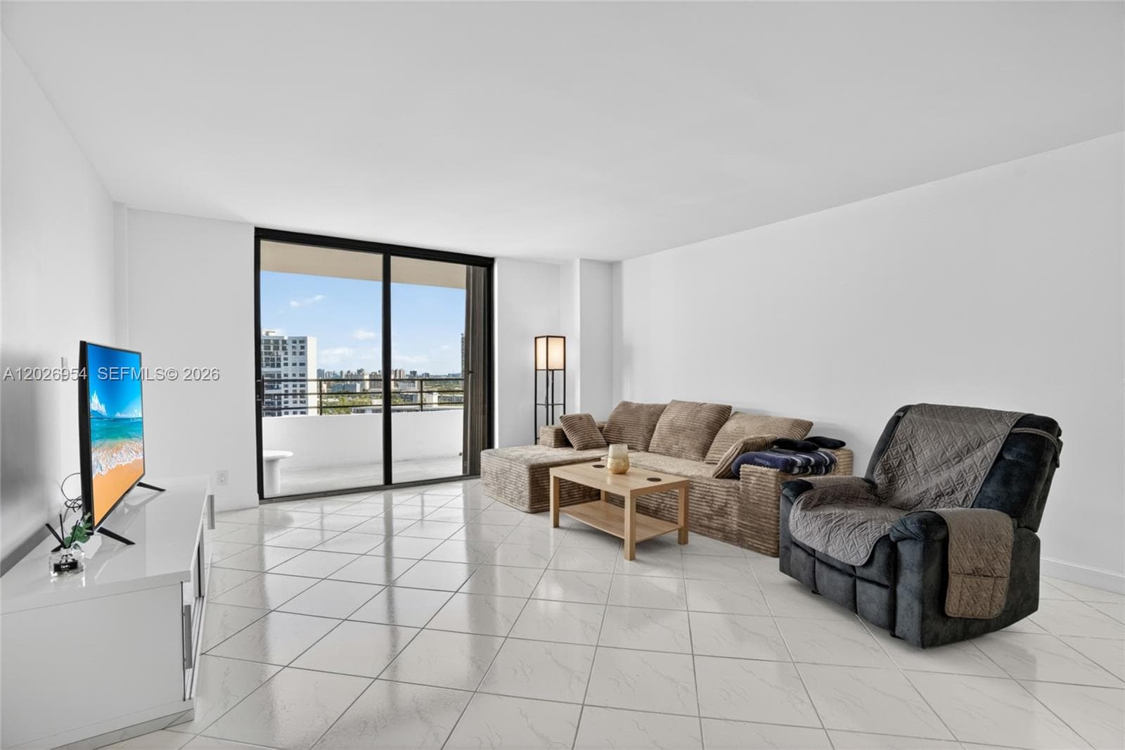 2500 Parkview Dr 1717 photo 13