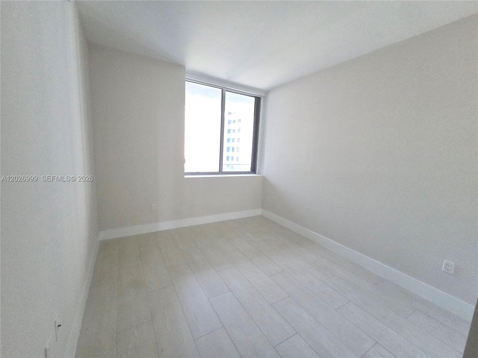 16385 Biscayne Blvd 1019 photo 23