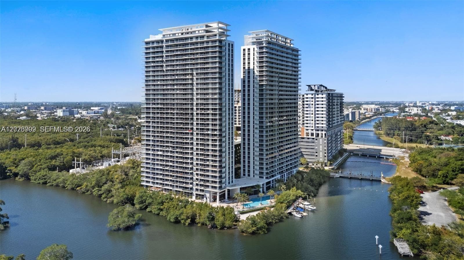 16385 Biscayne Blvd 1019 photo 2