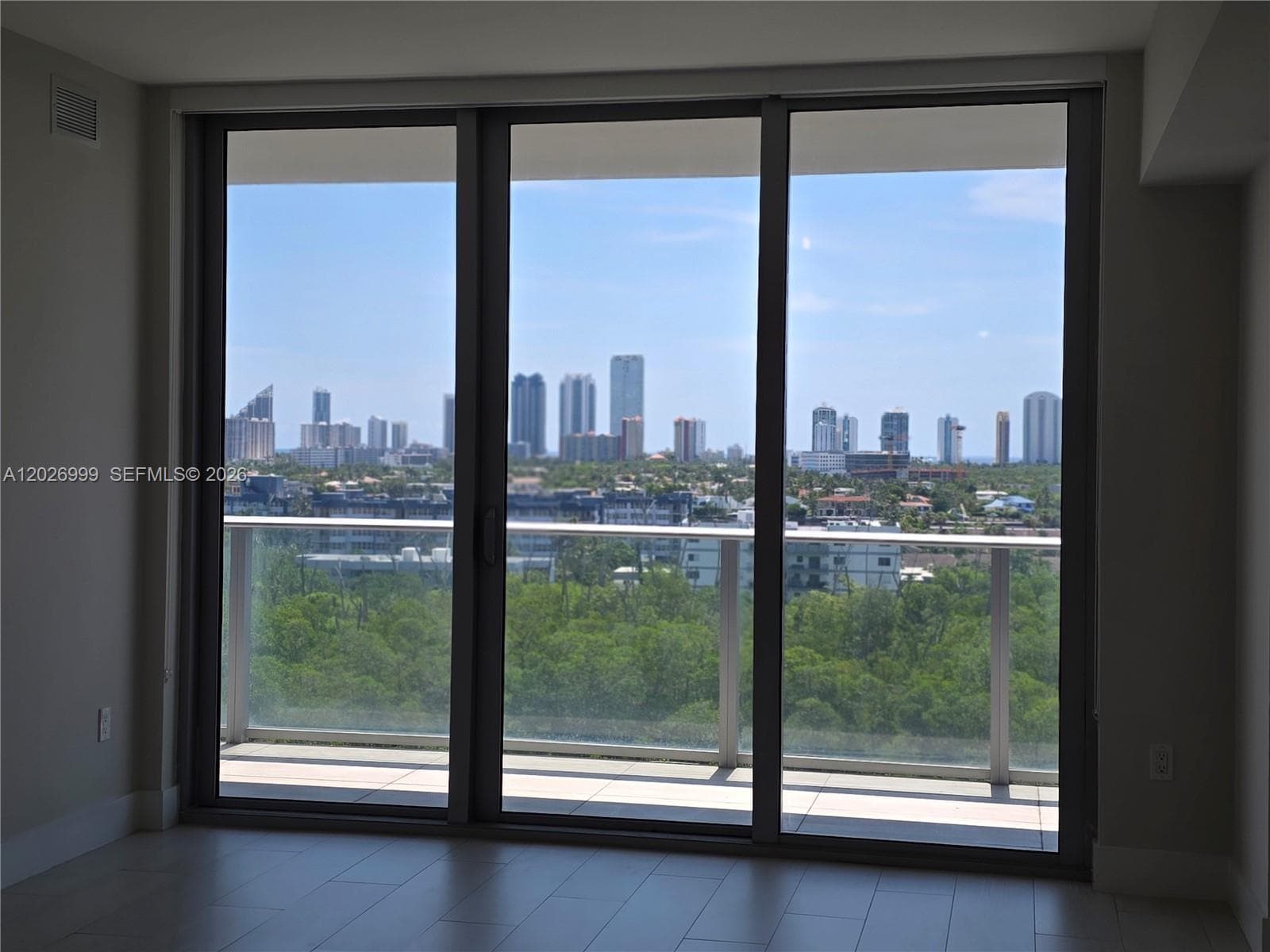 16385 Biscayne Blvd 1019 photo 9