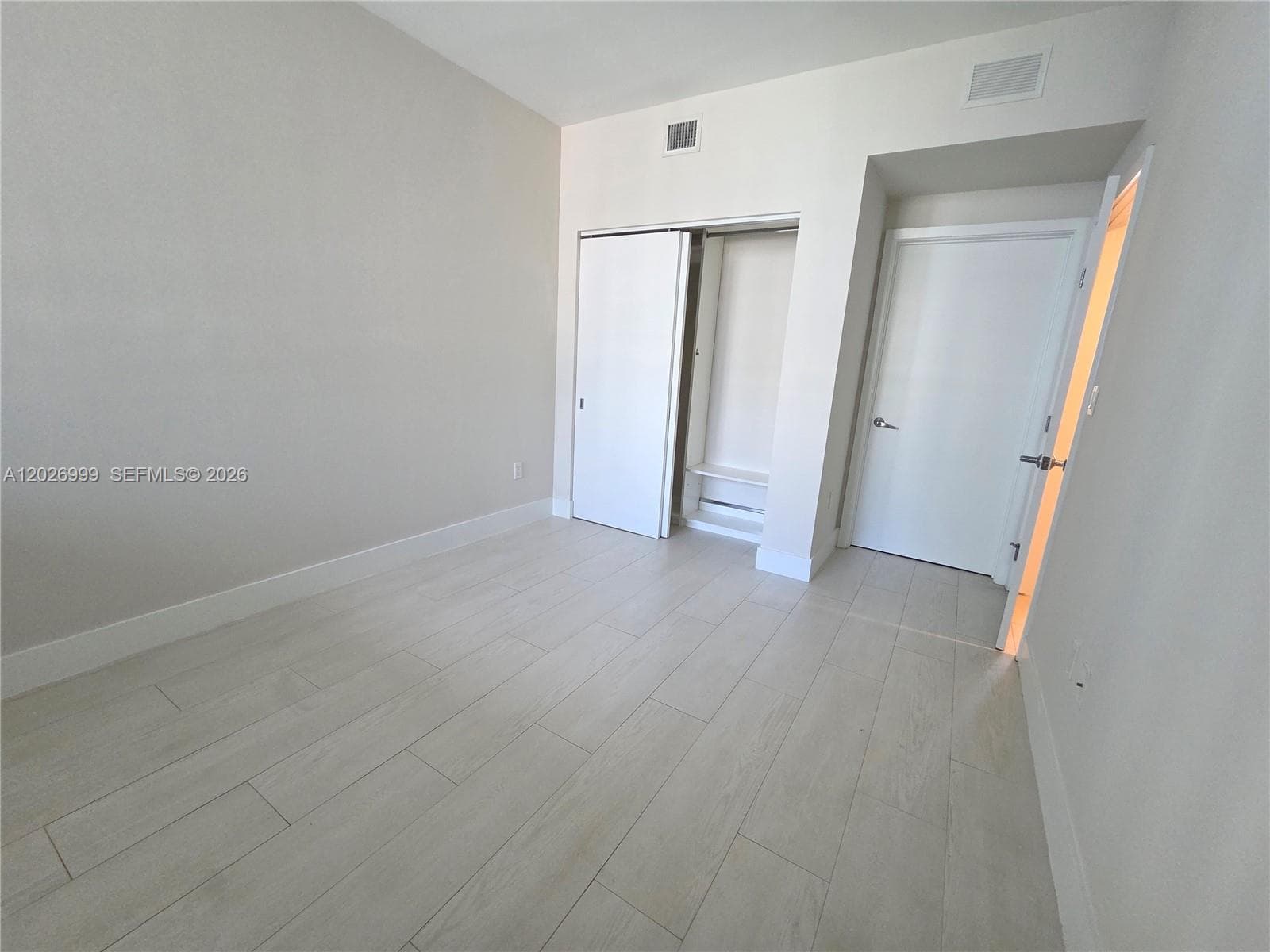 16385 Biscayne Blvd 1019 photo 24