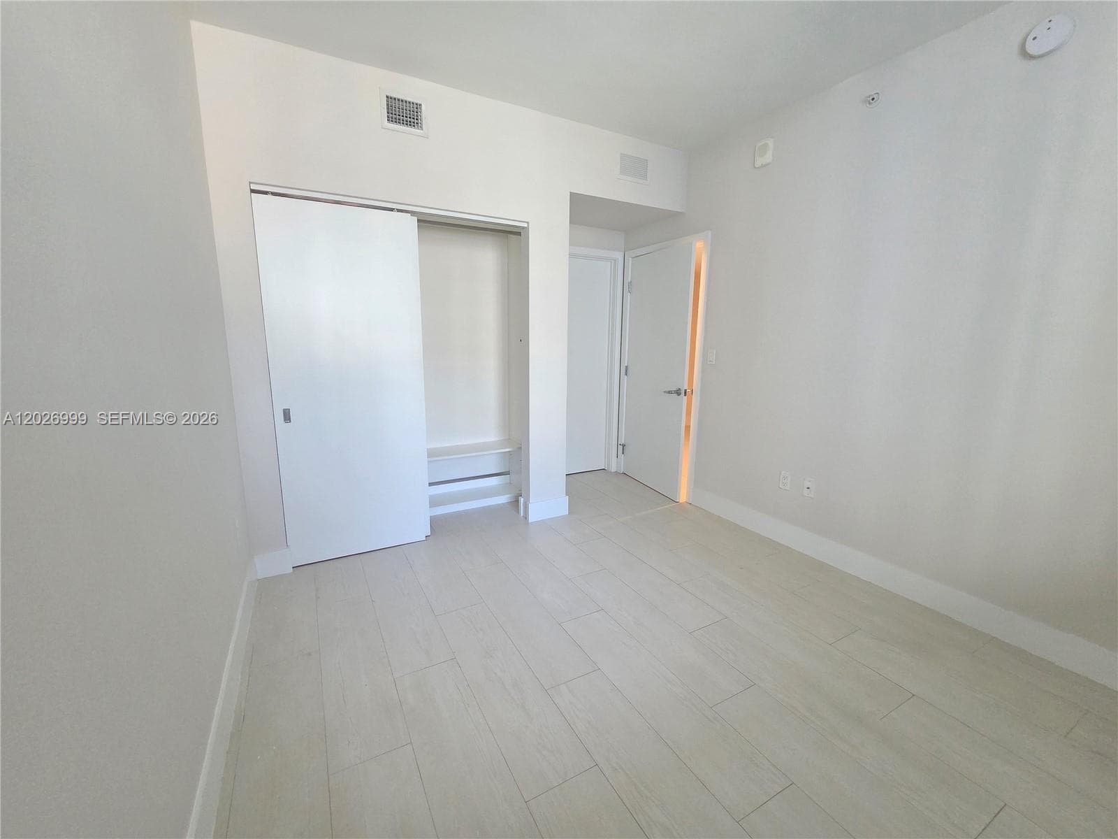 16385 Biscayne Blvd 1019 photo 25