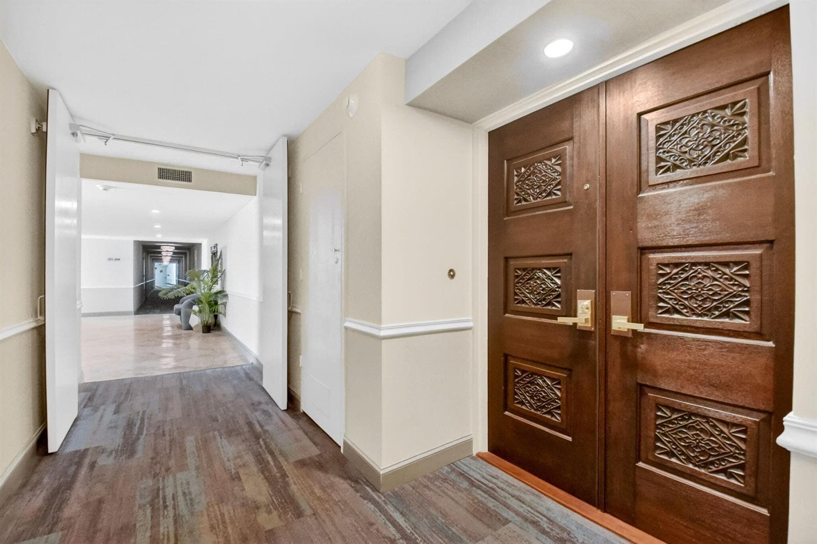 2200 S Ocean Boulevard 206 photo 2