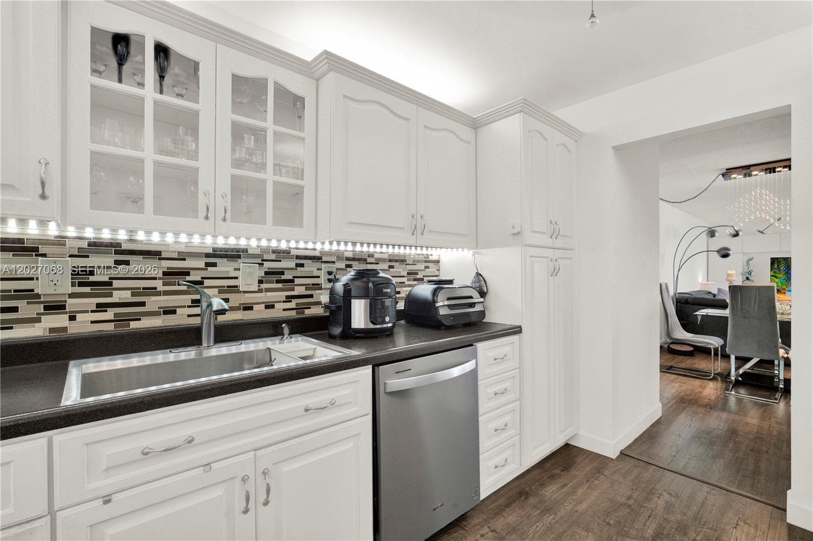 100 Bayview Dr 205 photo 18