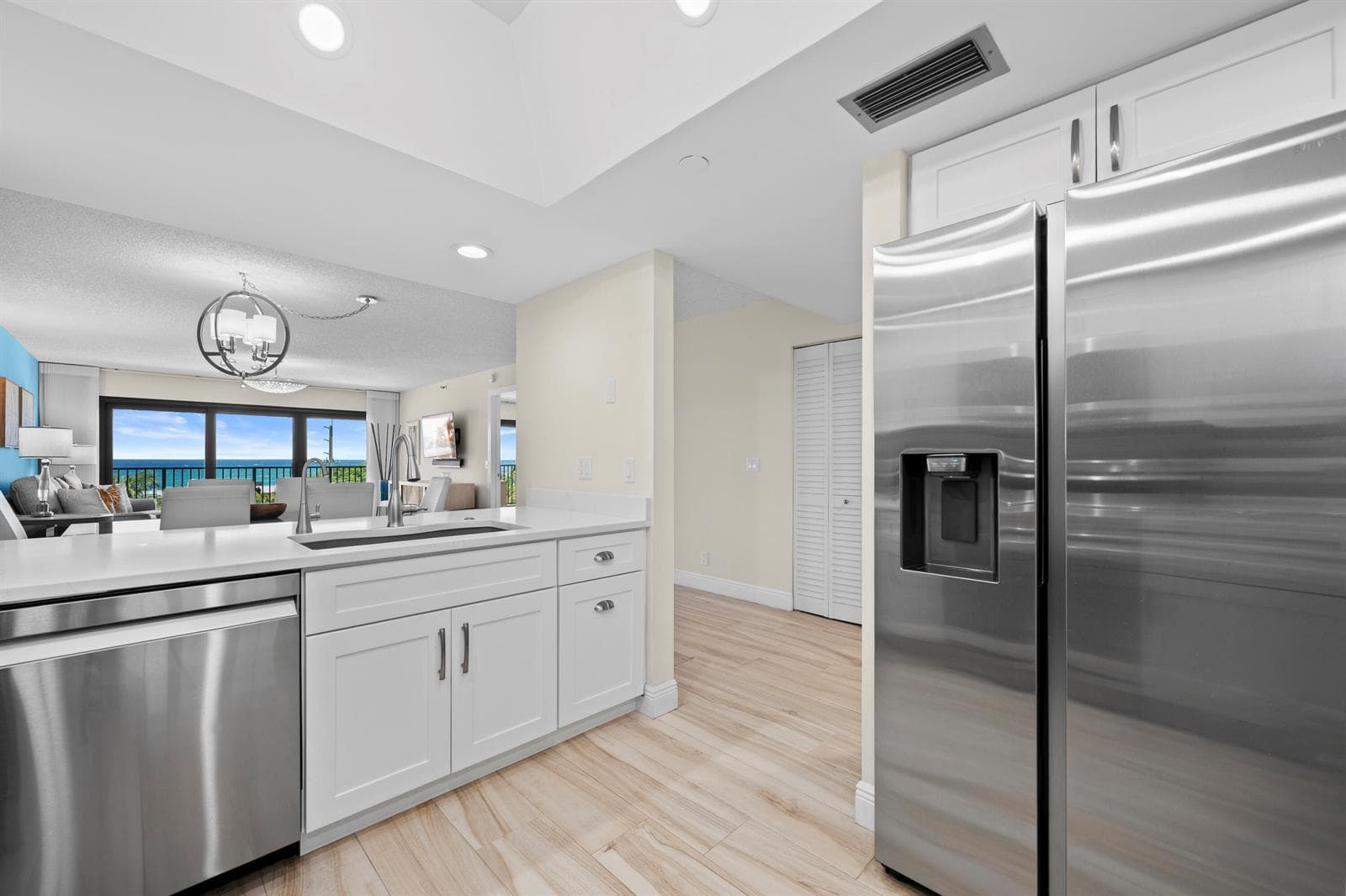 1045 Ocean Drive 503 photo 5