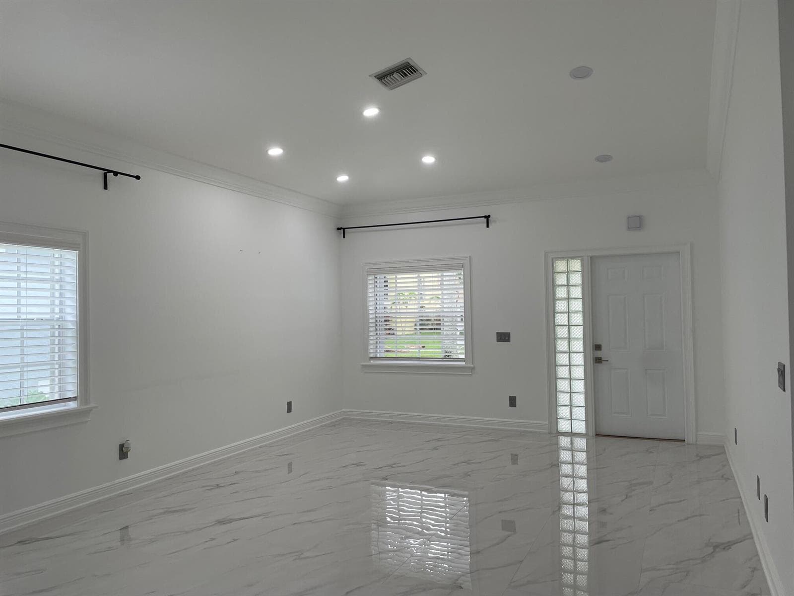 6264 Lansdowne Circle photo 3