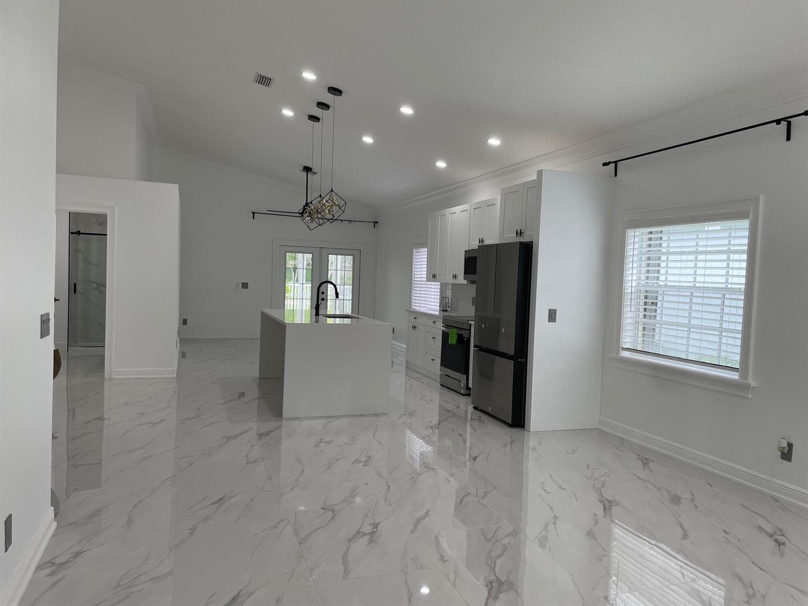 6264 Lansdowne Circle photo 4
