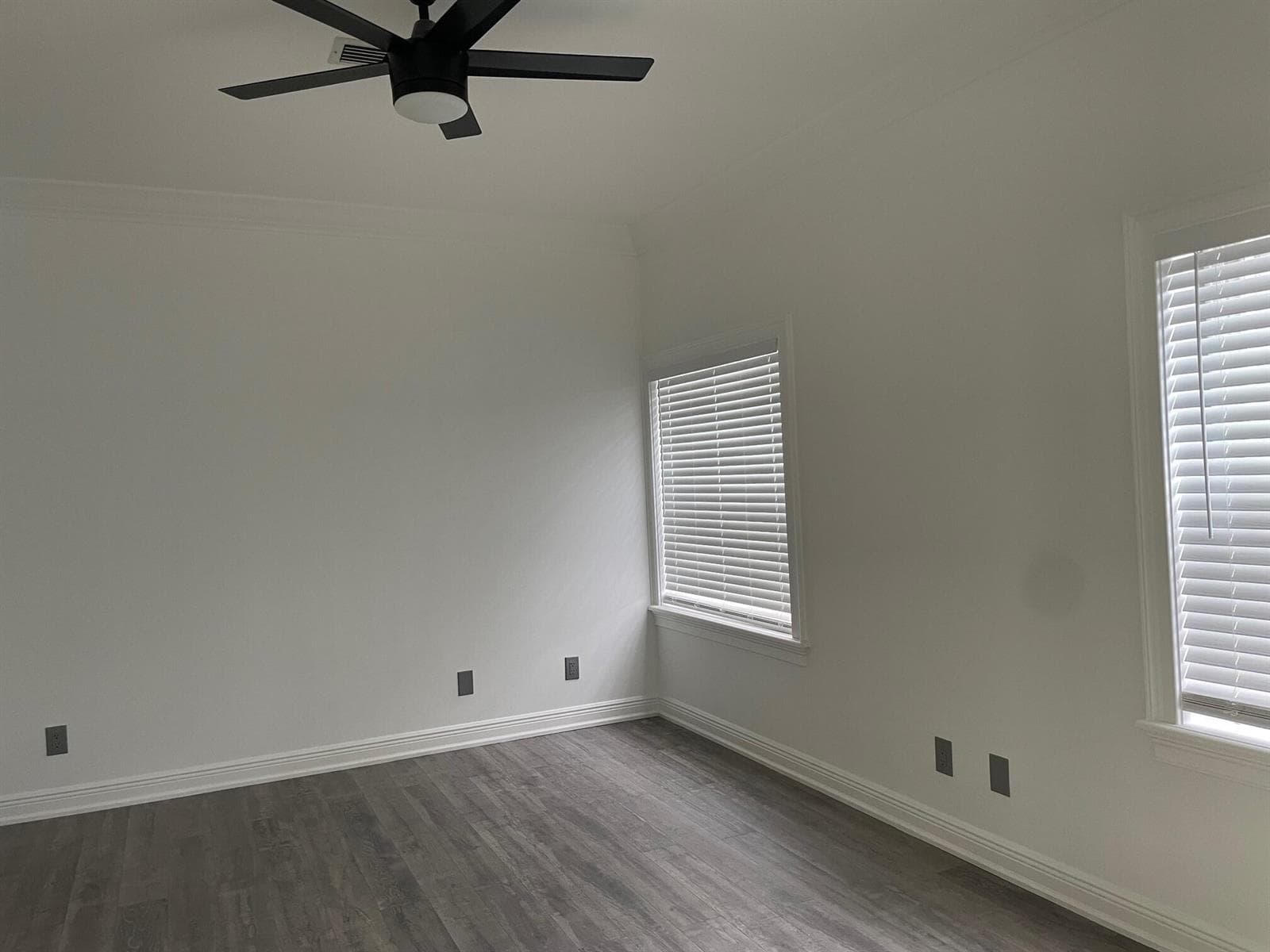 6264 Lansdowne Circle photo 8
