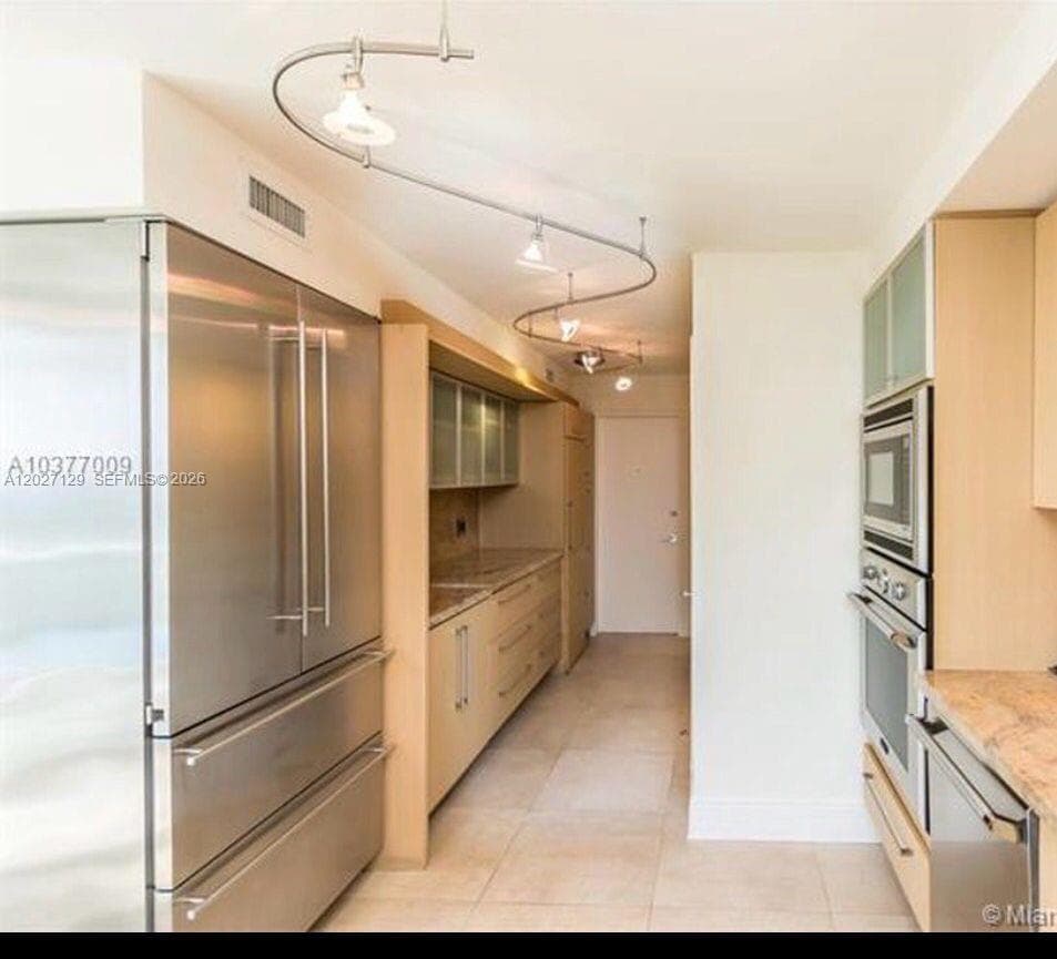 607 Ocean Dr 9K photo 2
