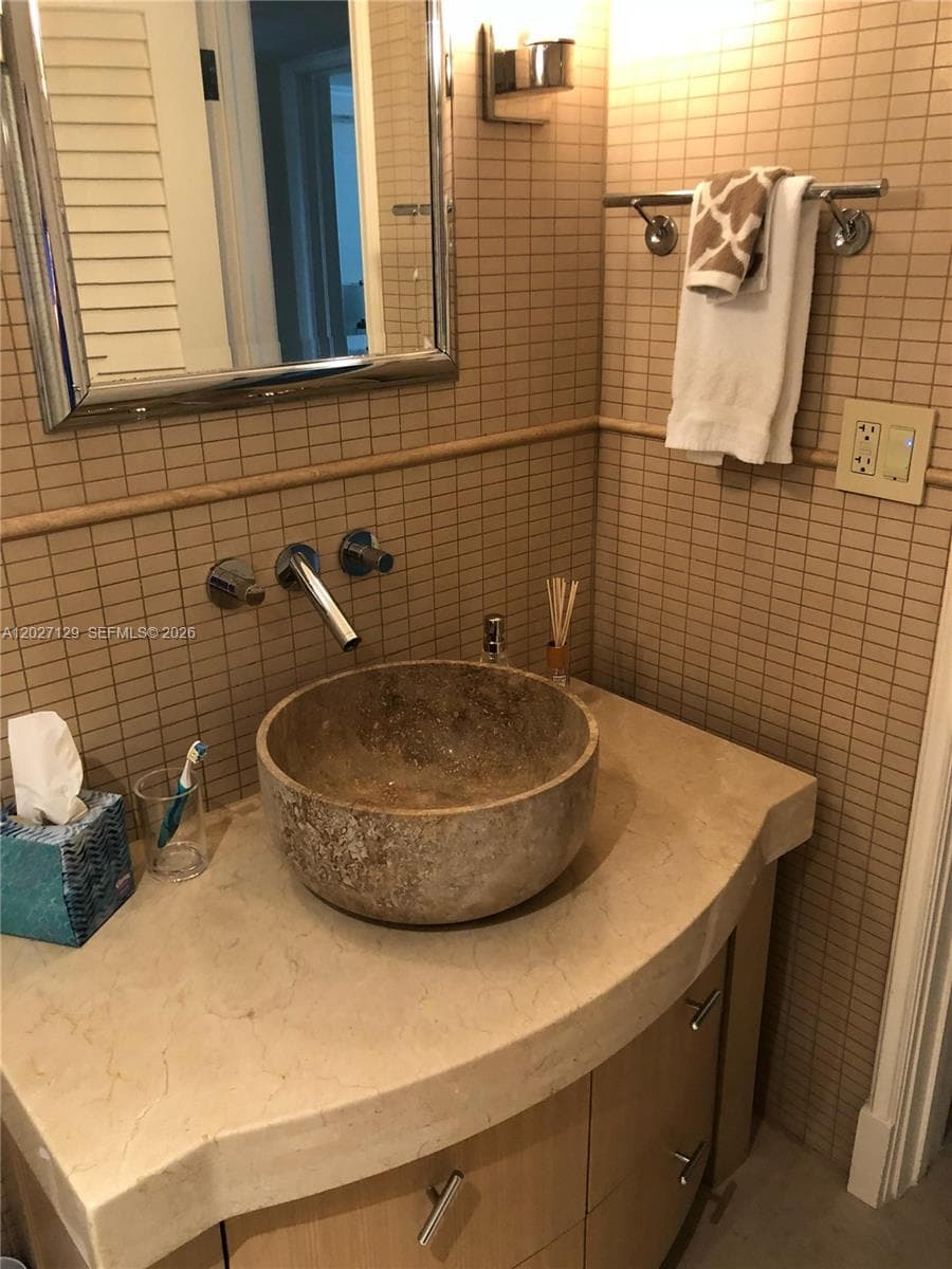 607 Ocean Dr 9K photo 17