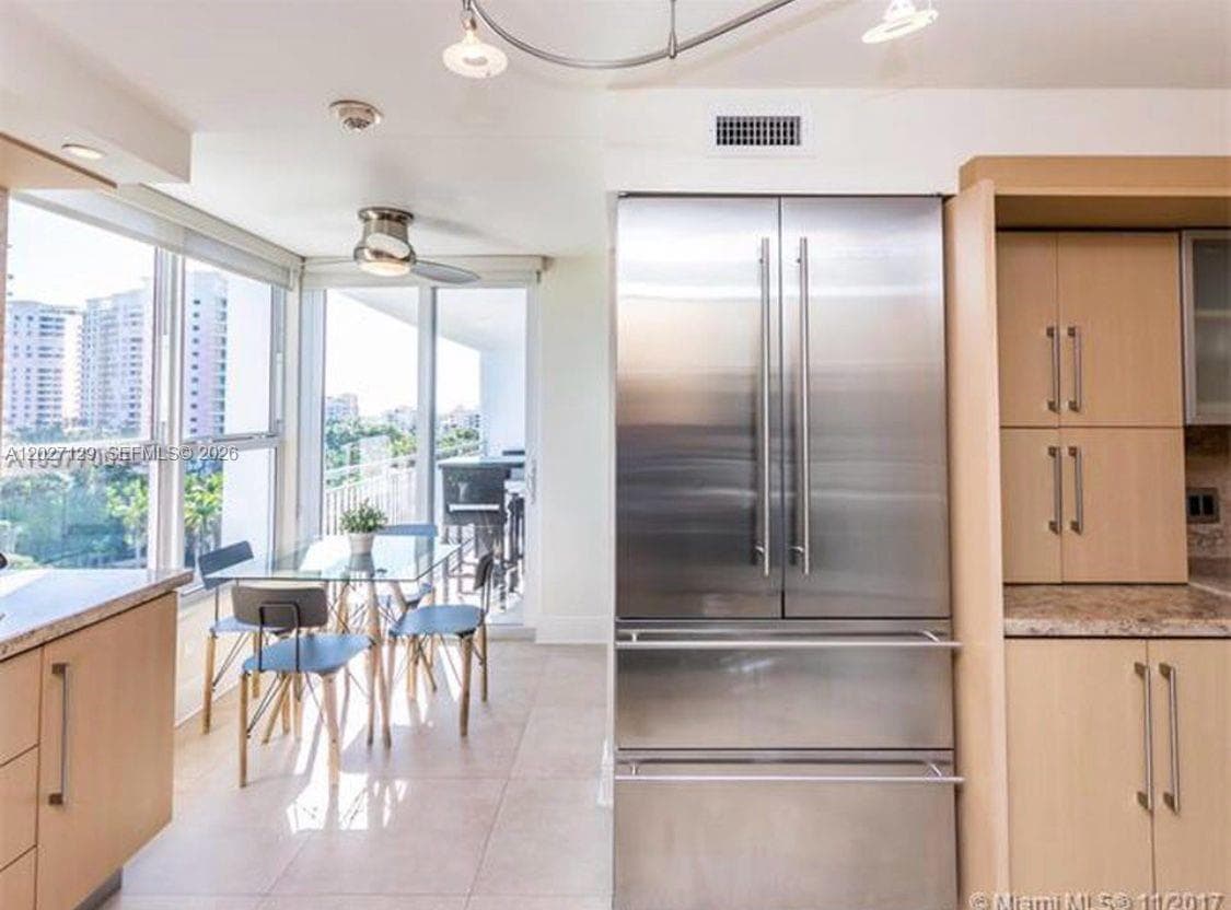 607 Ocean Dr 9K photo 1