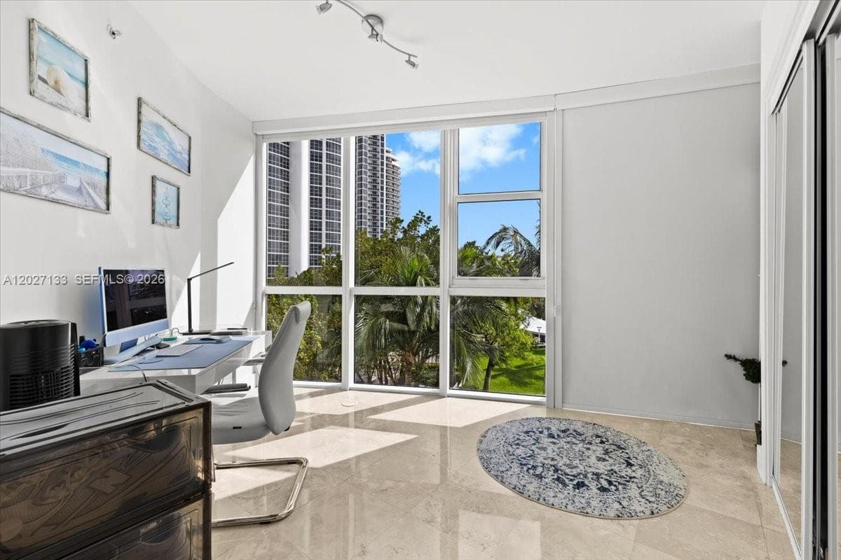 18201 Collins Ave 601A photo 17