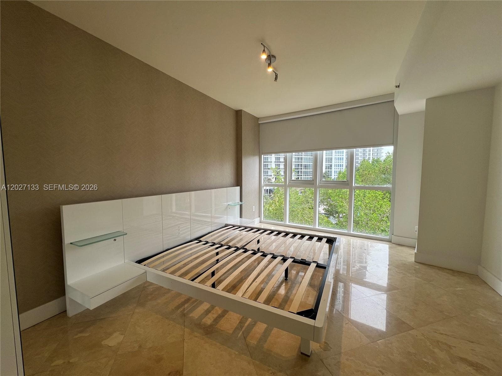 18201 Collins Ave 601A photo 24