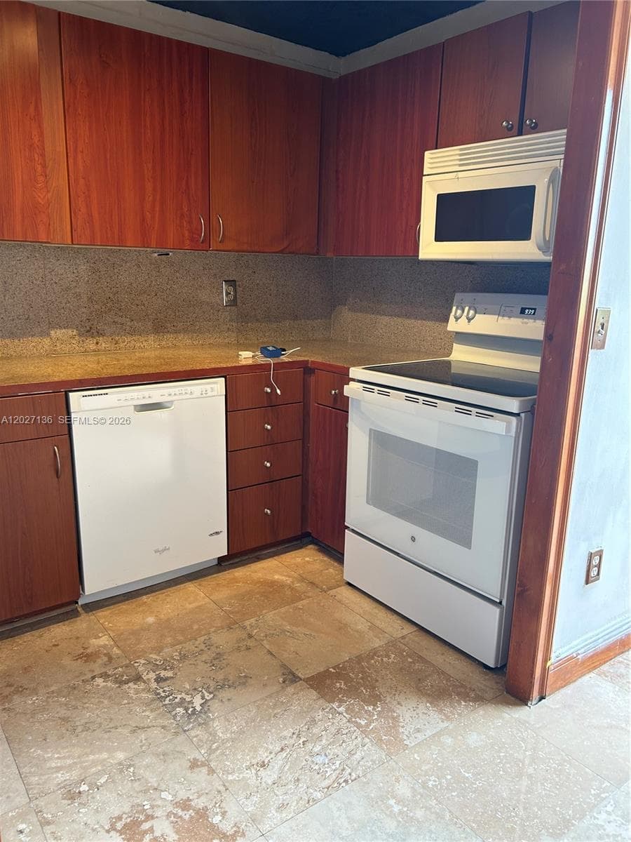 7801 NE 4th Ct 514 photo 20