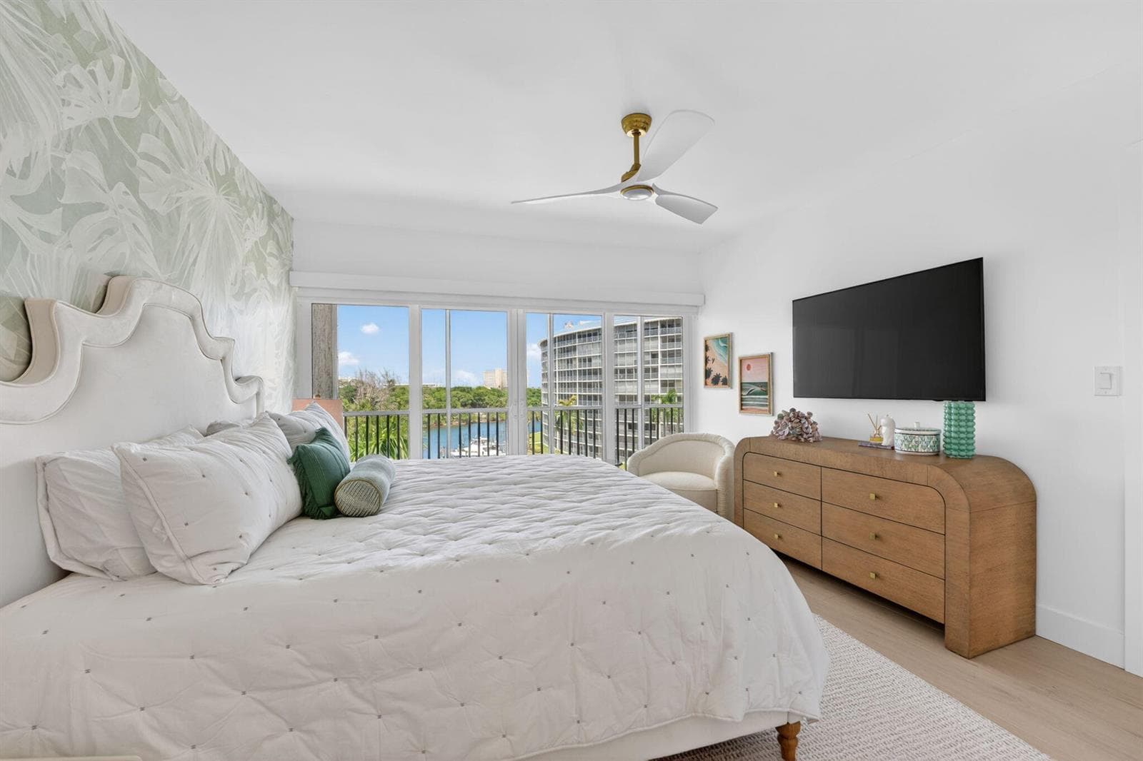 1427 E Hillsboro Boulevard 628 photo 23