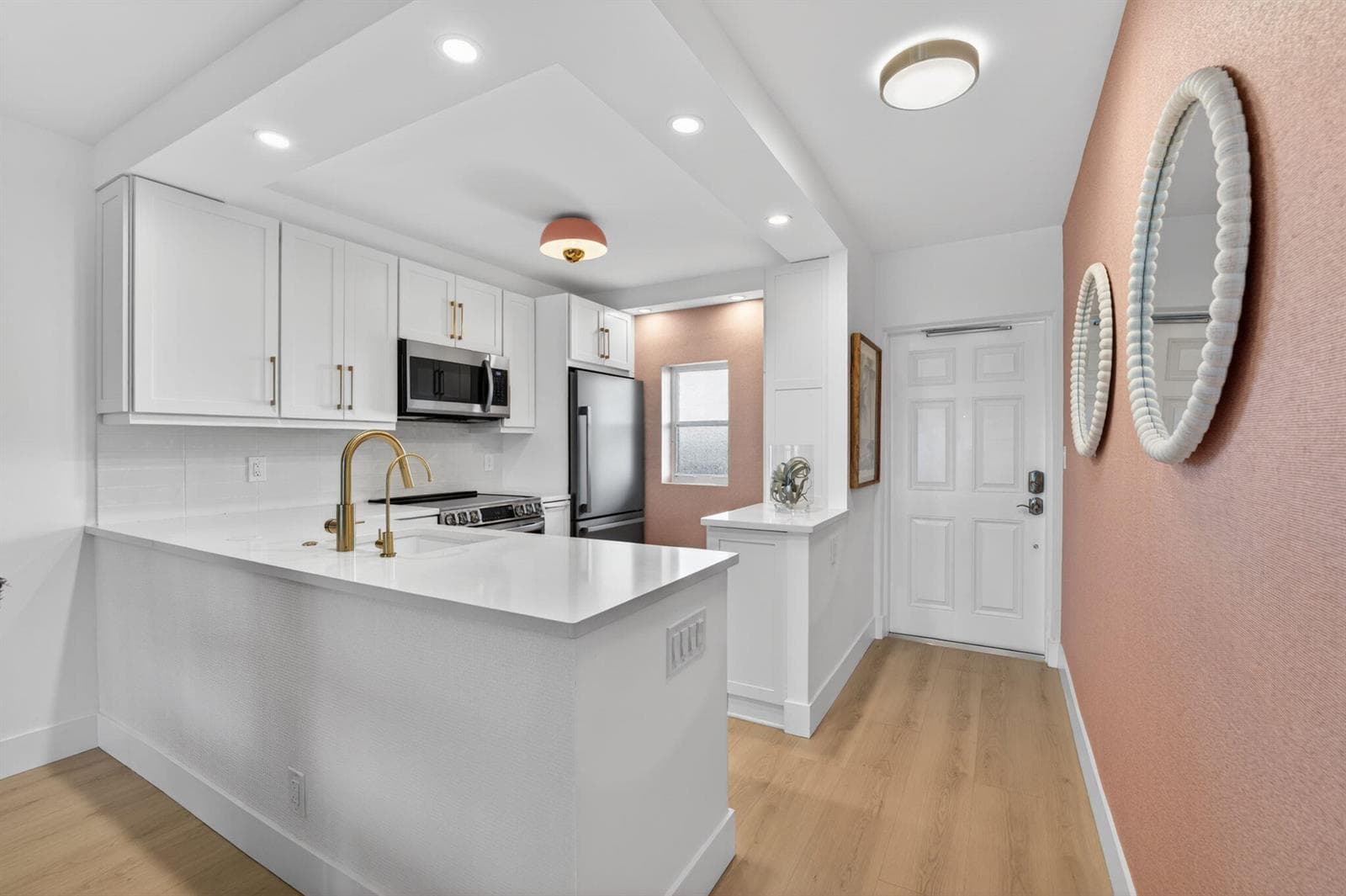 1427 E Hillsboro Boulevard 628 photo 2