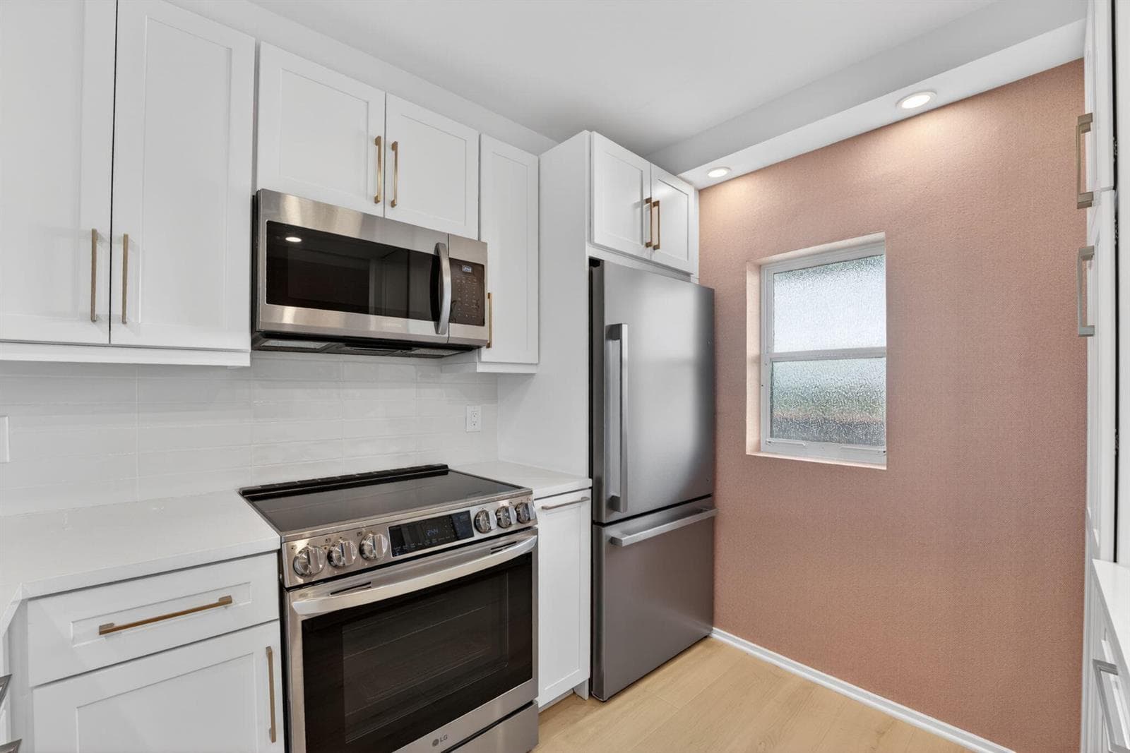 1427 E Hillsboro Boulevard 628 photo 12