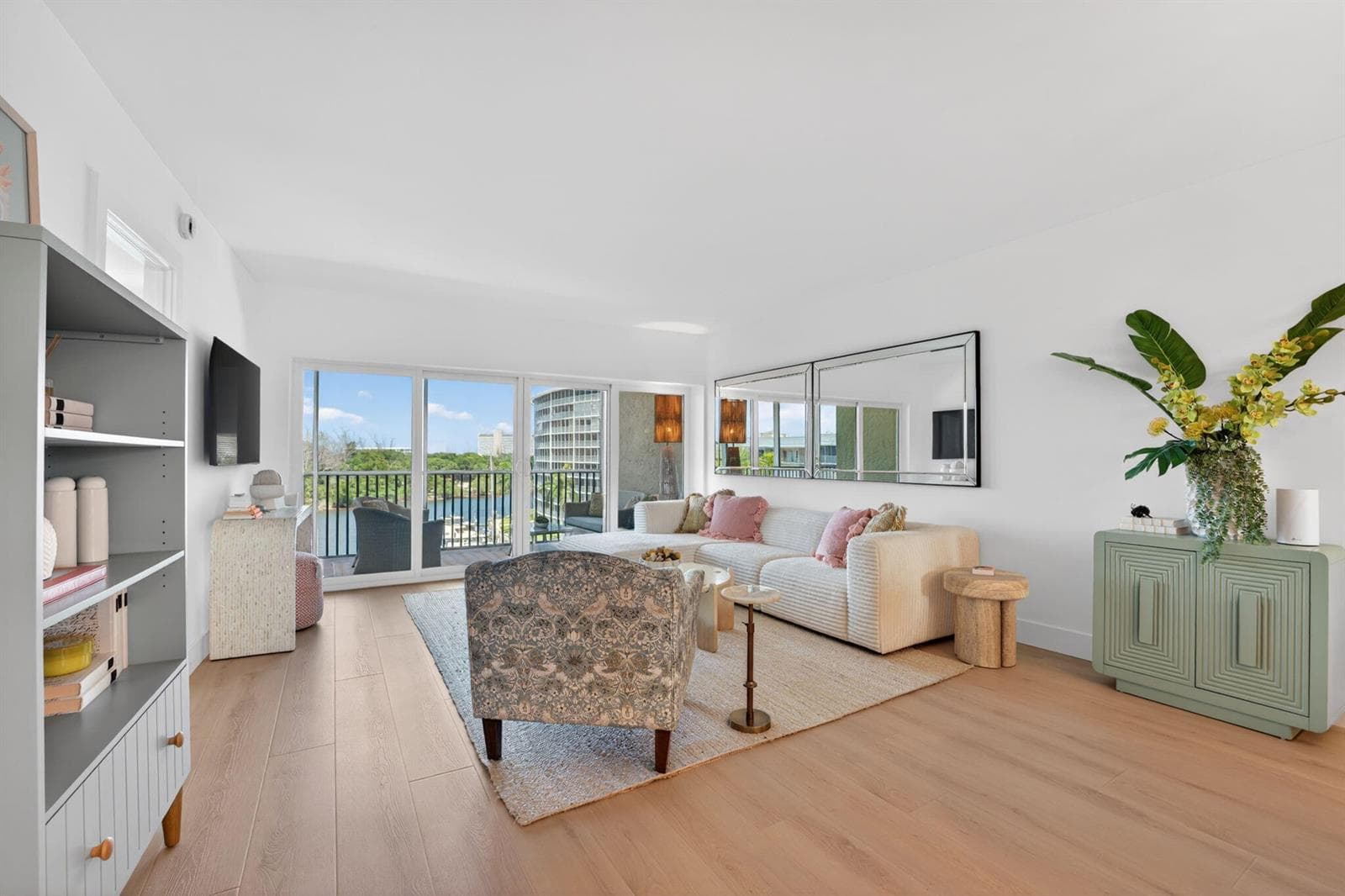 1427 E Hillsboro Boulevard 628 photo 1