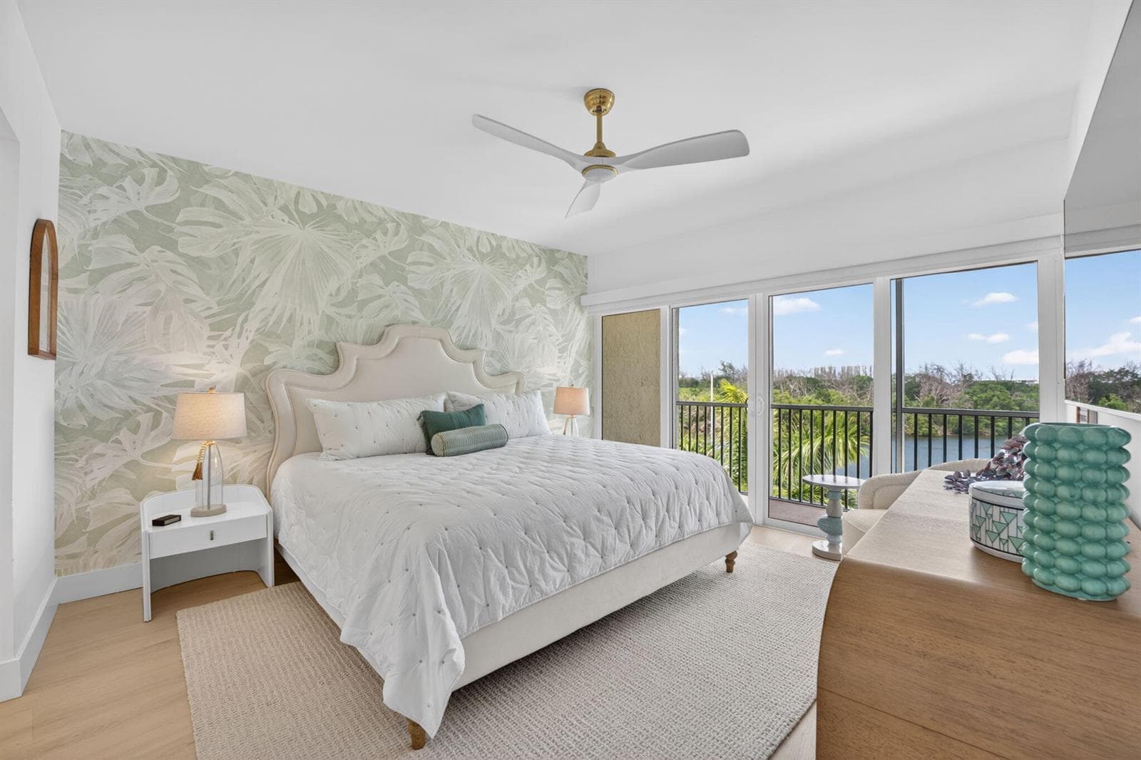 1427 E Hillsboro Boulevard 628 photo 21
