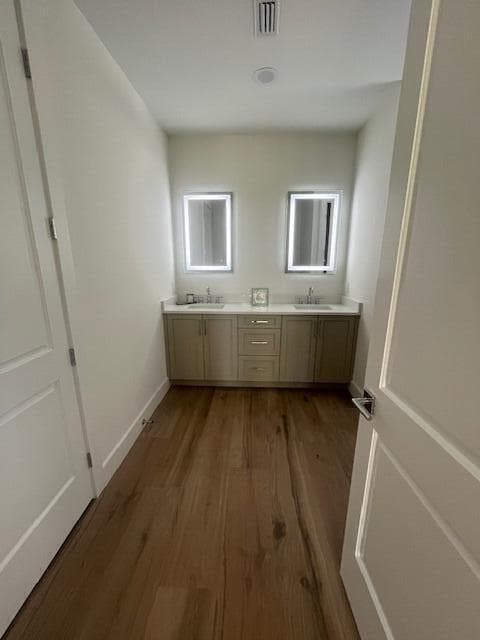 184 Lake Drive 3102 photo 19