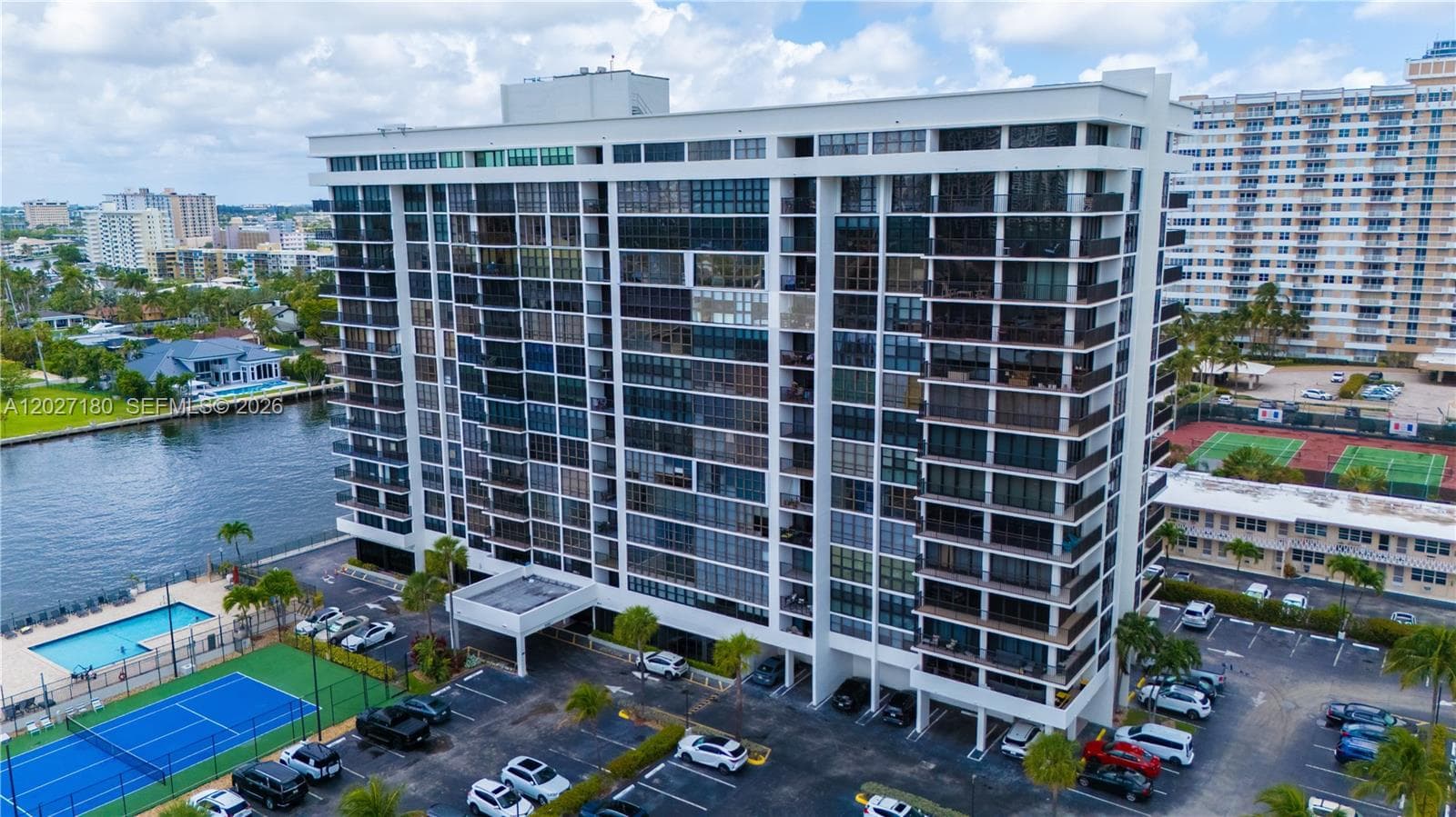 2017 S Ocean Dr 1104 photo 2