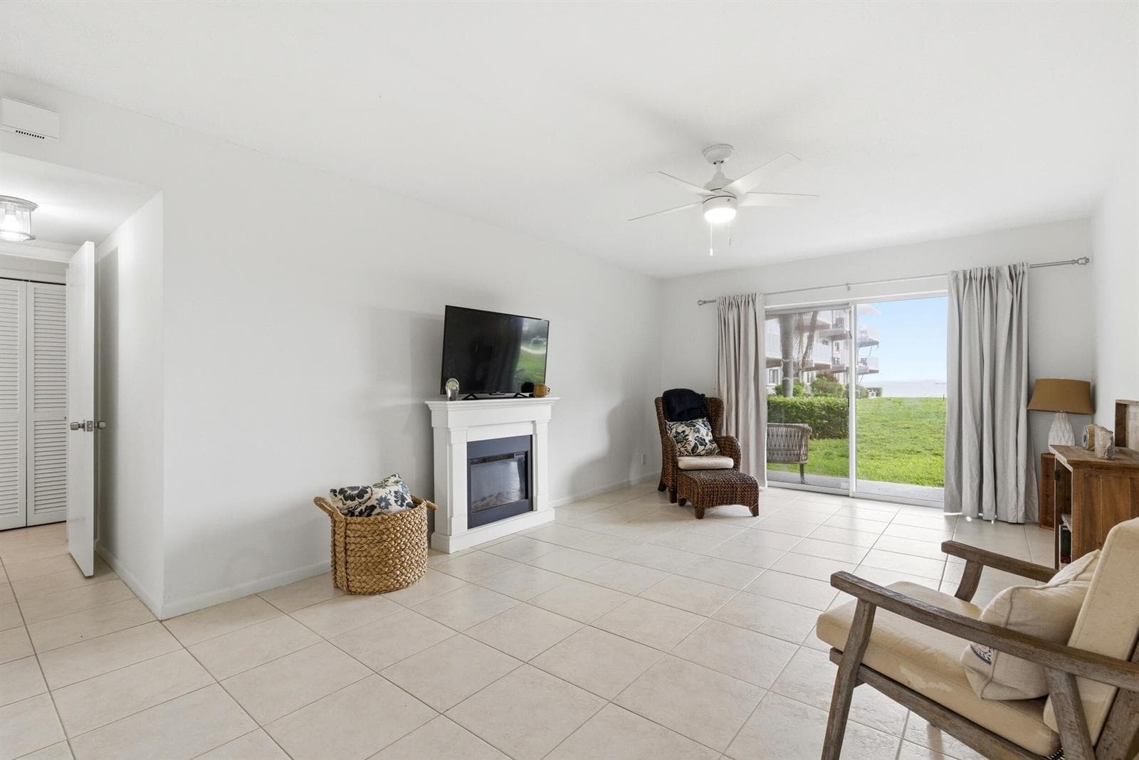 311 E Ocean Avenue 104 photo 5