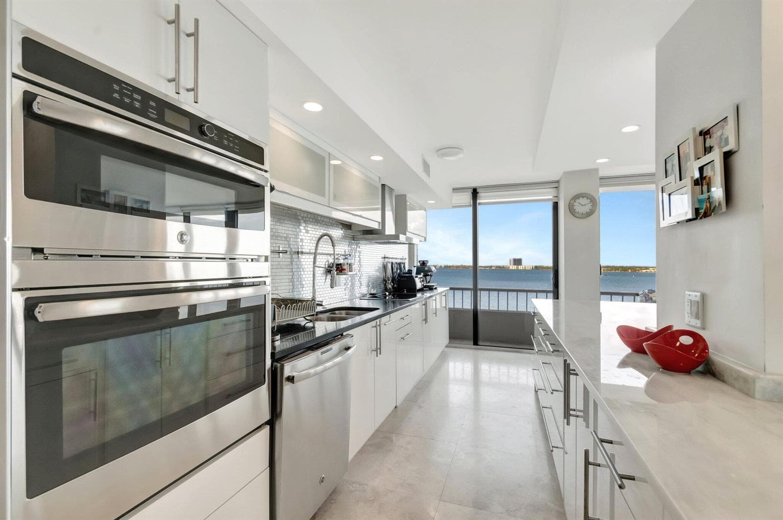 5550 N Ocean Drive 10d photo 13