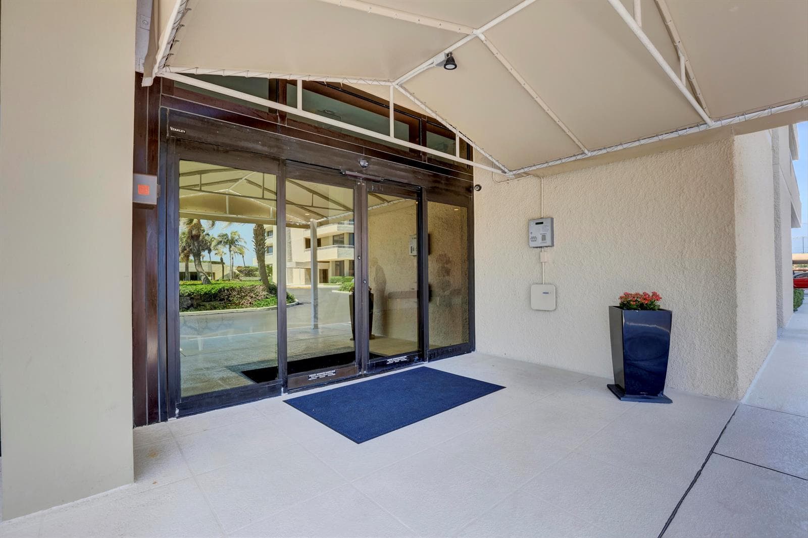 5550 N Ocean Drive 10d photo 21