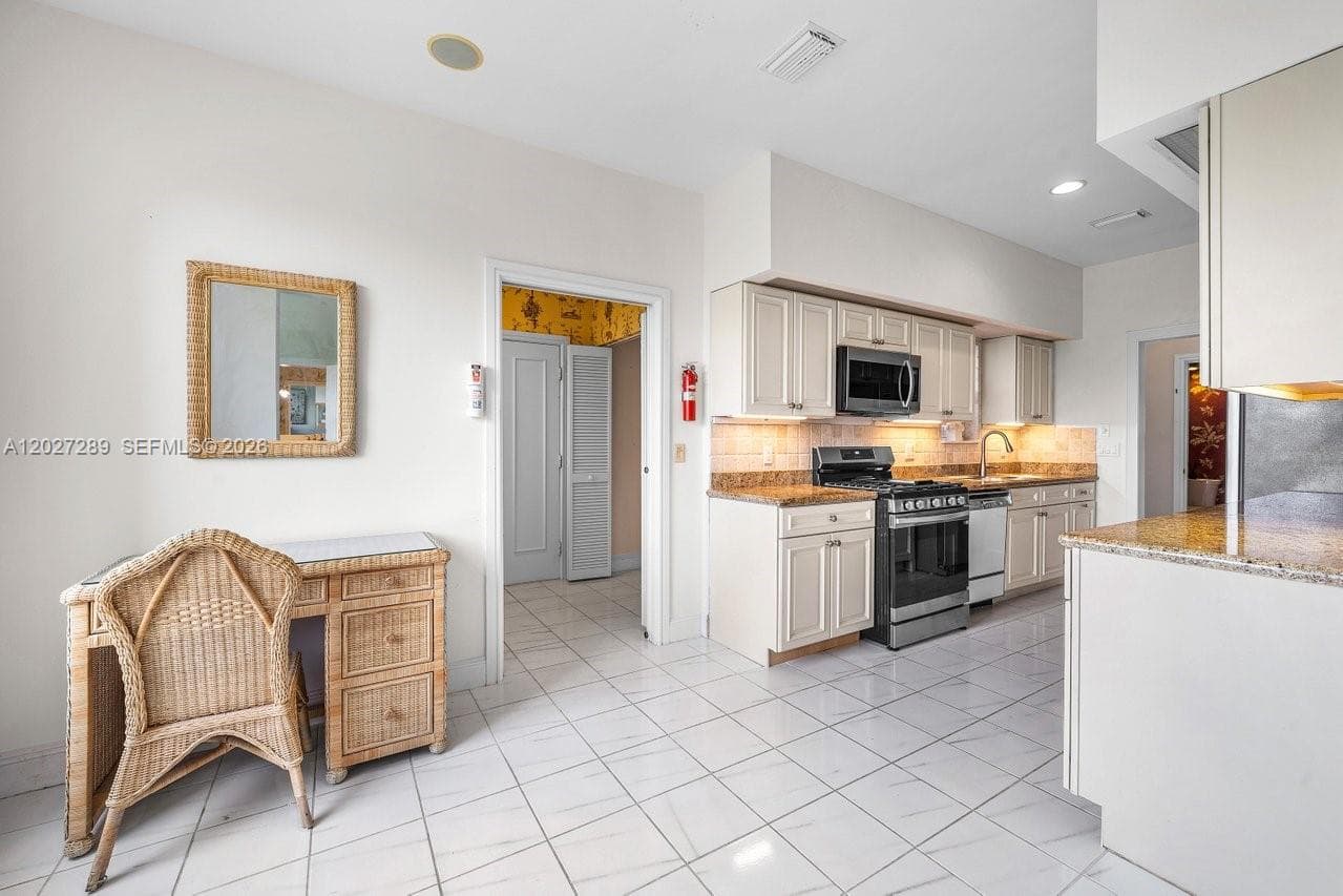 3602 Captains Way photo 20