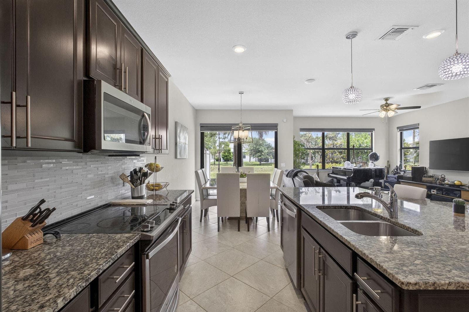 8347 Cadre Noir Road photo 5