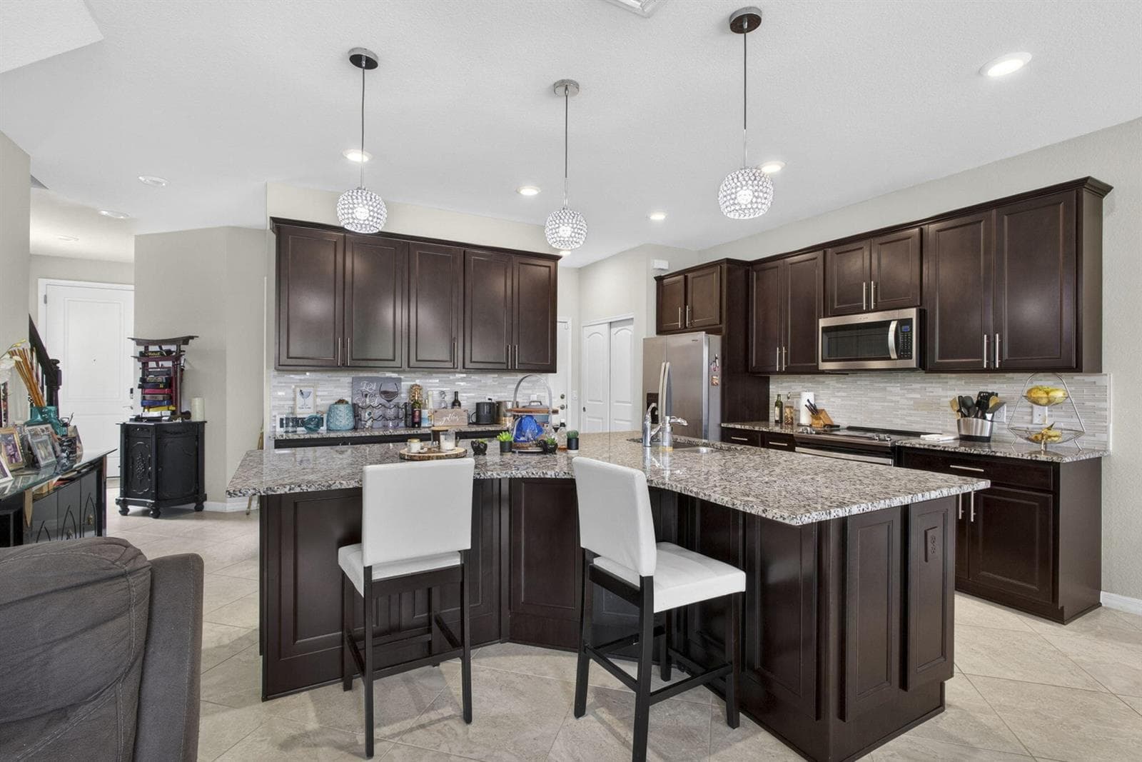 8347 Cadre Noir Road photo 4
