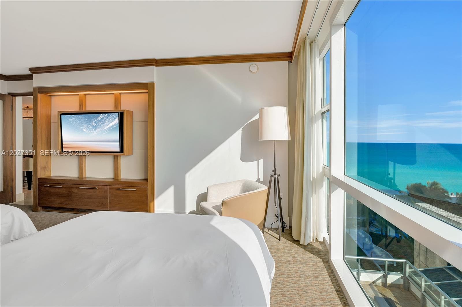 6801 Collins Ave 806 photo 2