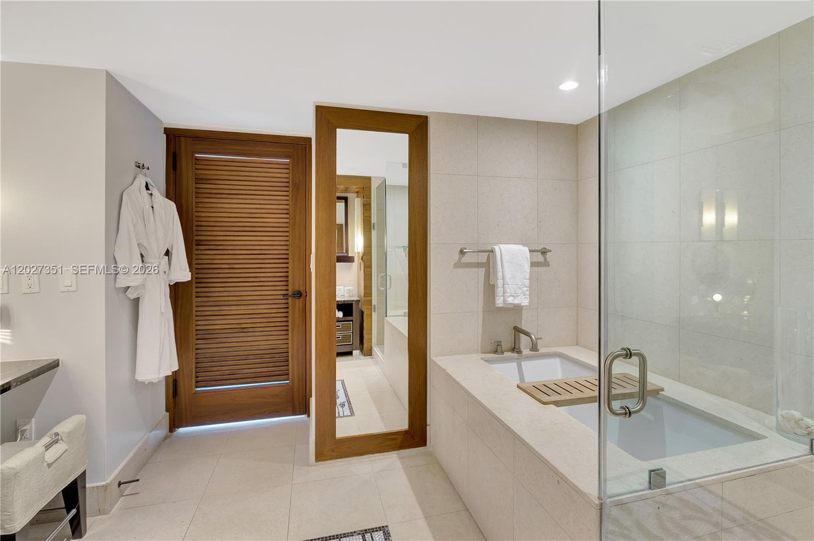 6801 Collins Ave 806 photo 5
