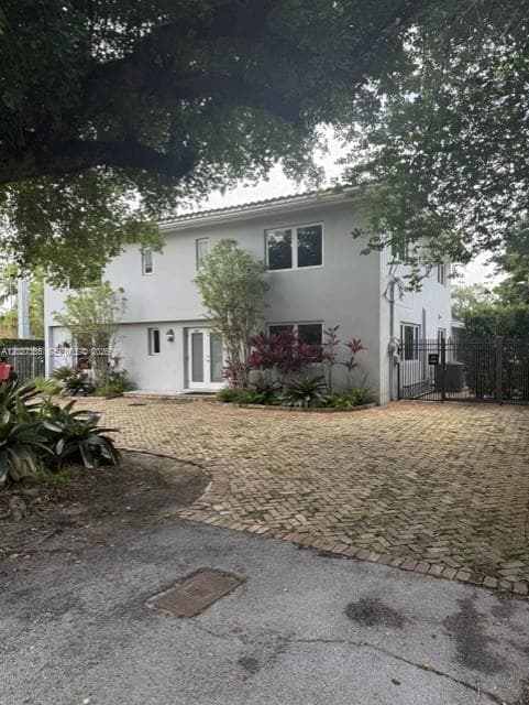 4805 University Dr 4803 photo 1